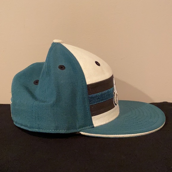 Philadelphia Eagles Reebok Fitted Cap - Picture 4 of 4